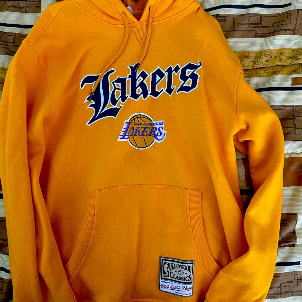 Large Lakers Mitchell & Ness yellow gold hoodie